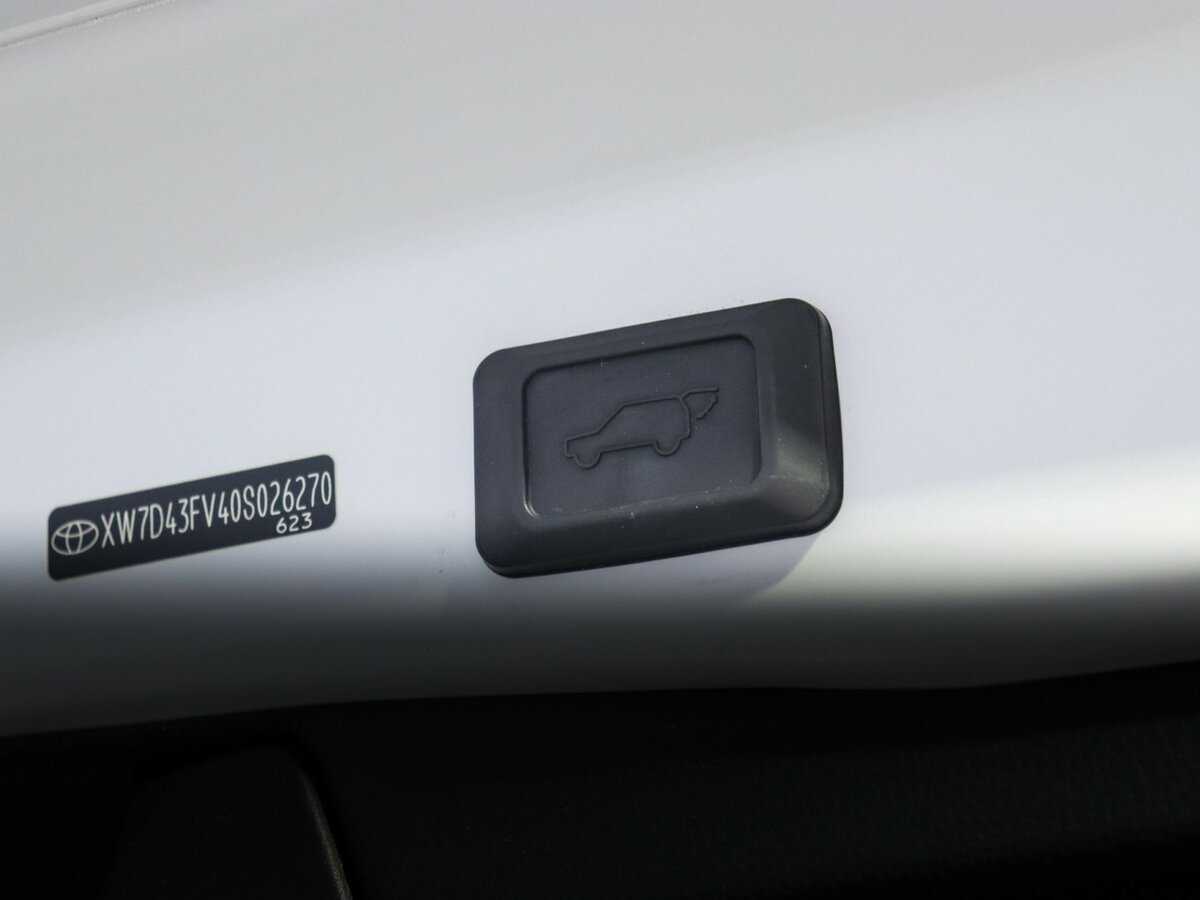 Toyota RAV4 с пробегом — 2021 год. Фото: #12