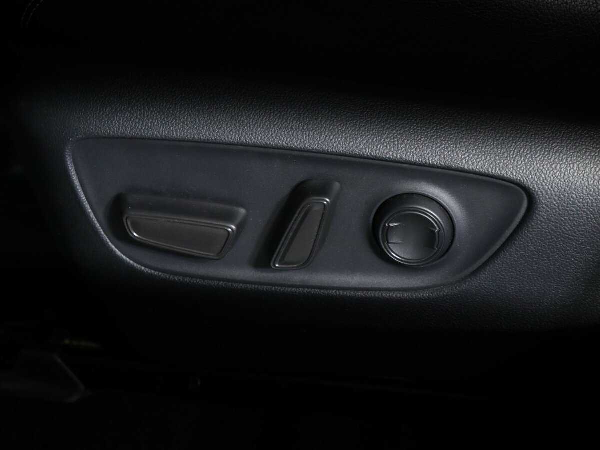 Toyota RAV4 с пробегом — 2021 год. Фото: #13