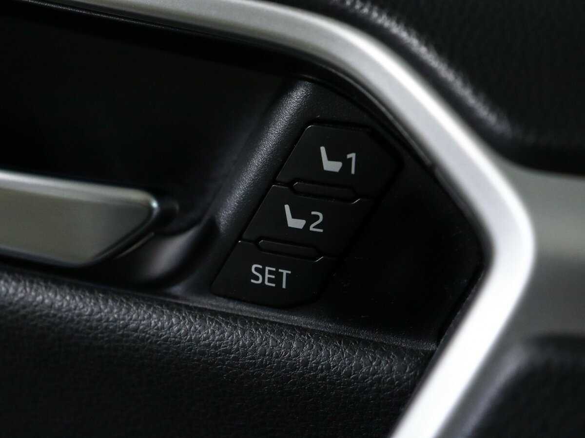 Toyota RAV4 с пробегом — 2021 год. Фото: #14