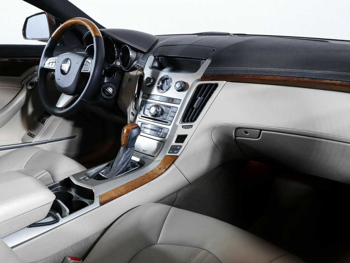 Cadillac CTS с пробегом — 2011 год. Фото: #8