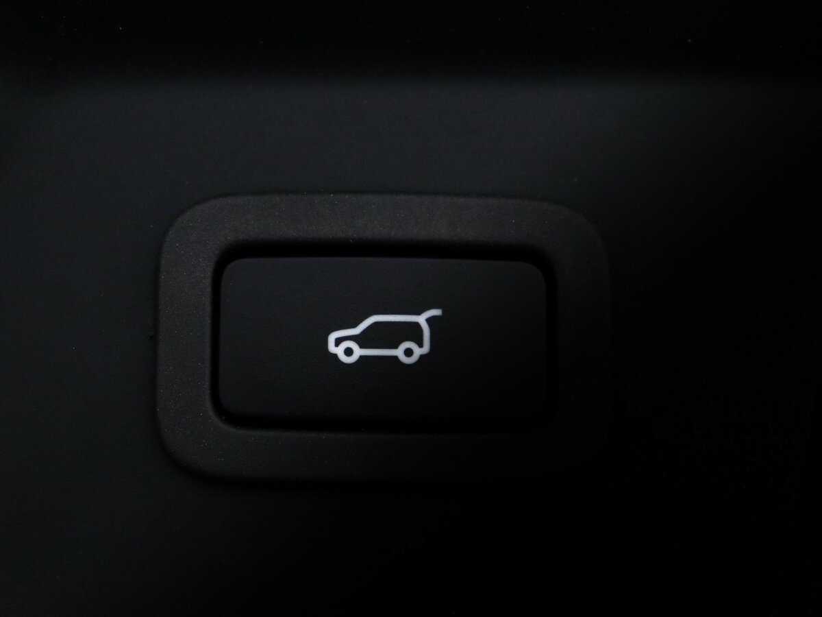 Land Rover Range Rover Velar с пробегом — 2018 год. Фото: #17