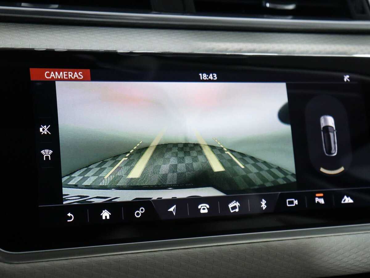 Land Rover Range Rover Velar с пробегом — 2018 год. Фото: #21