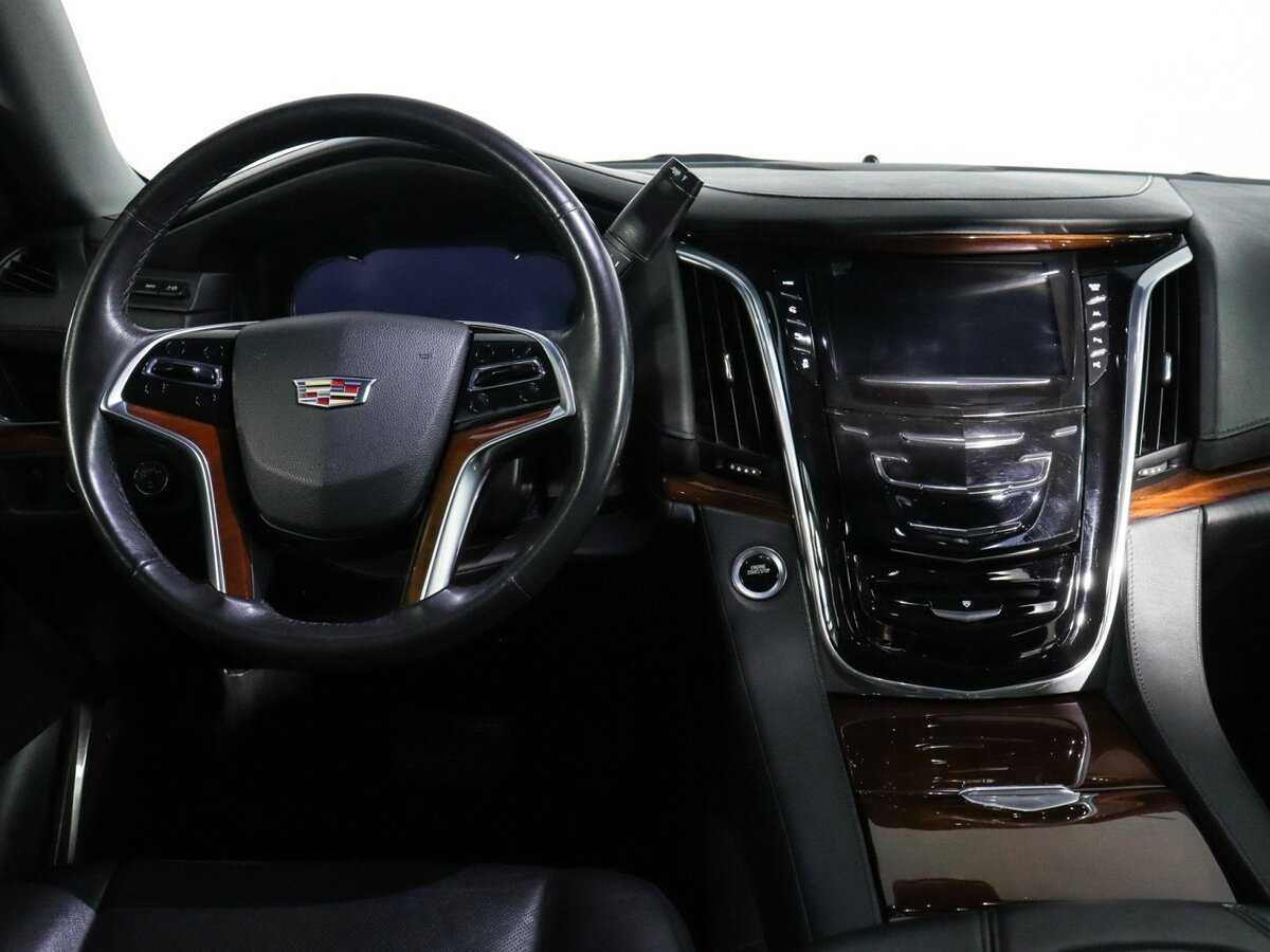Cadillac Escalade с пробегом — 2018 год. Фото: #8