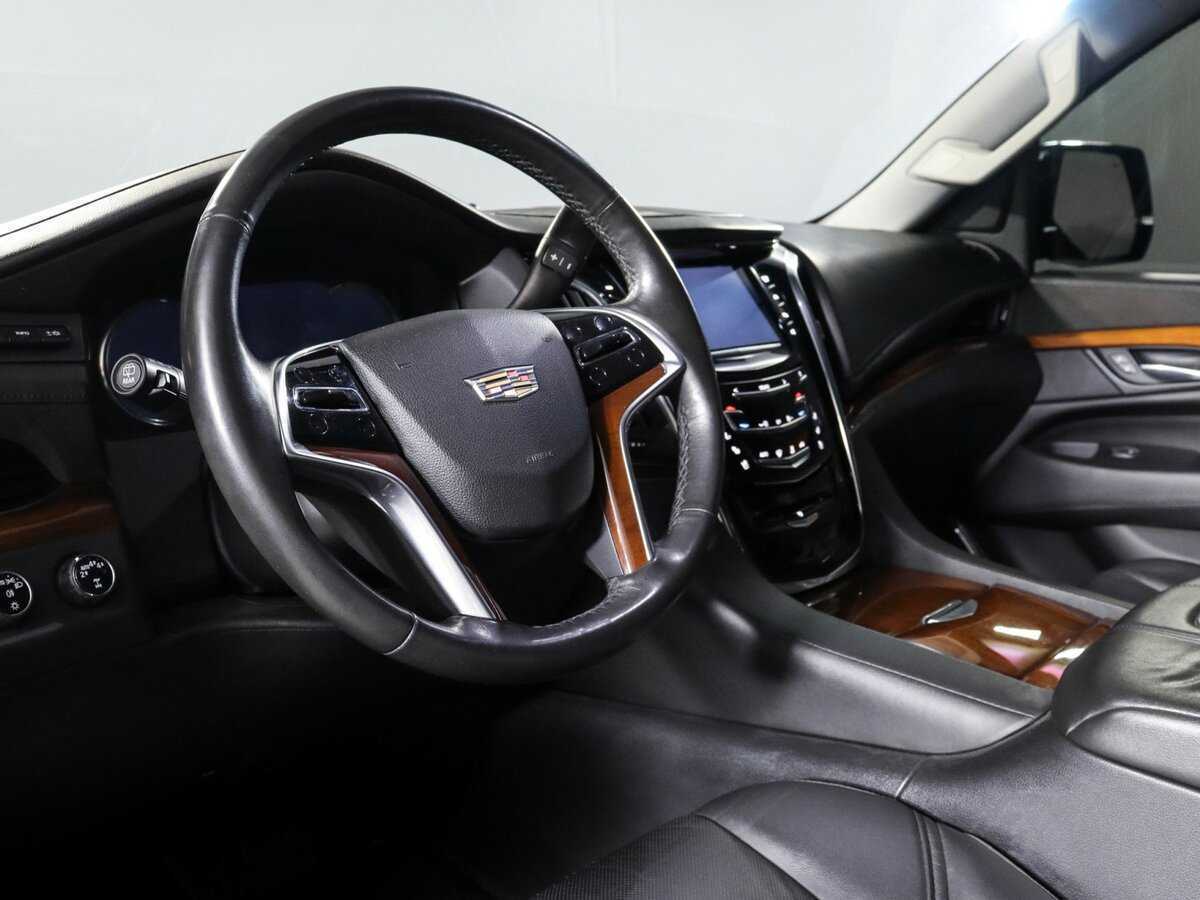 Cadillac Escalade с пробегом — 2018 год. Фото: #10