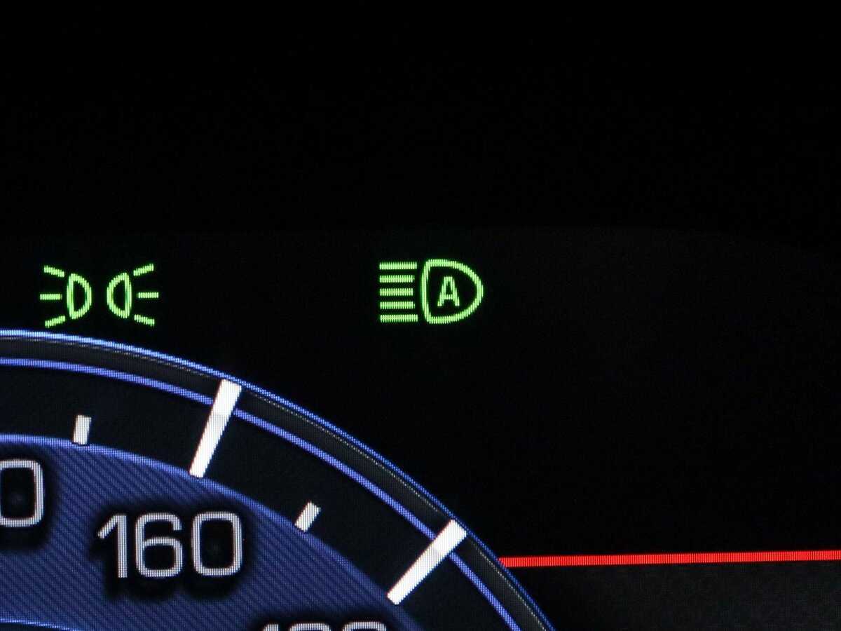 Cadillac Escalade с пробегом — 2018 год. Фото: #23