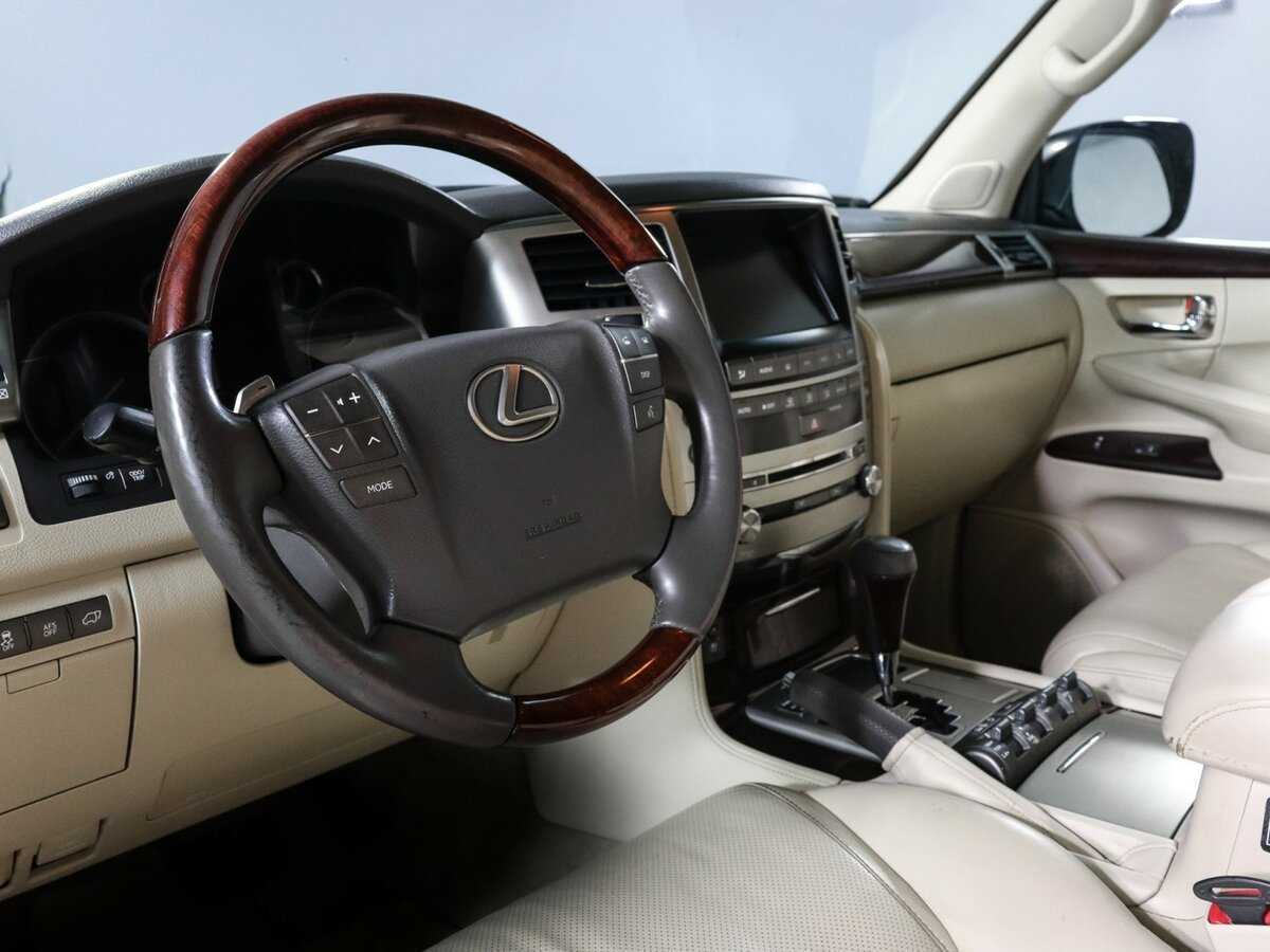 Lexus LX с пробегом — 2012 год. Фото: #13