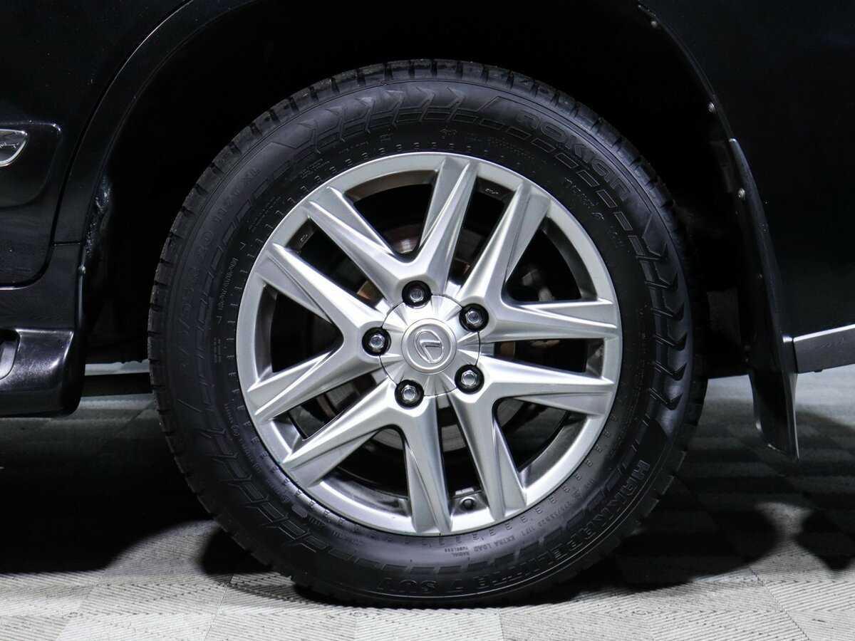 Lexus LX с пробегом — 2012 год. Фото: #14