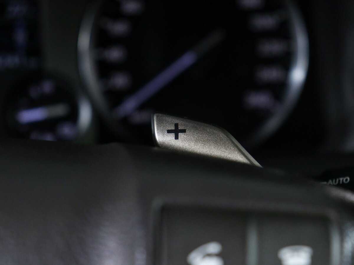 Lexus LX с пробегом — 2012 год. Фото: #18