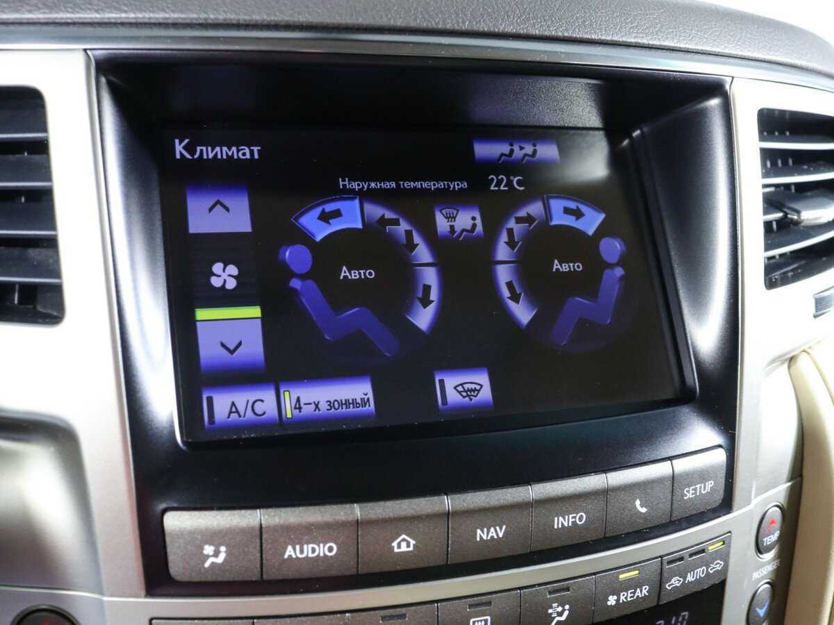 Lexus LX с пробегом — 2012 год. Фото: #19