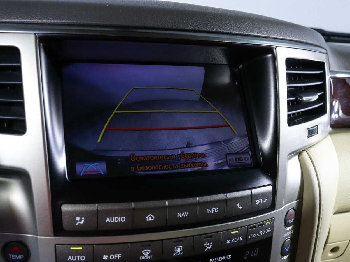 Lexus LX с пробегом — 2012 год. Фото: #22