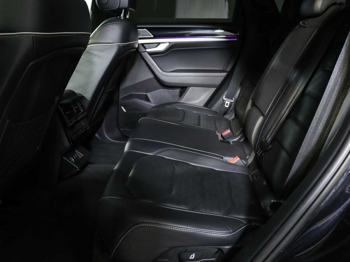 Volkswagen Touareg с пробегом — 2021 год. Фото: #6