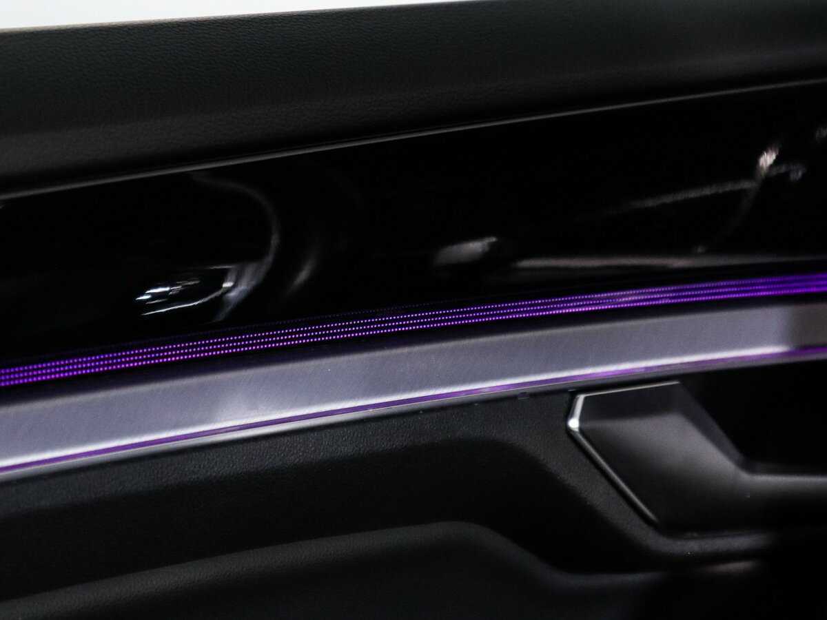 Volkswagen Touareg с пробегом — 2021 год. Фото: #12