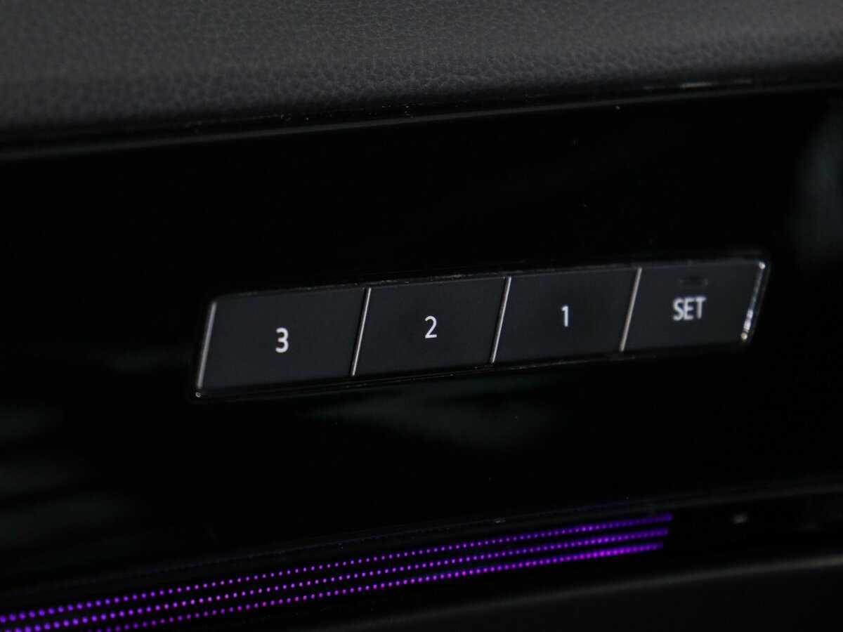 Volkswagen Touareg с пробегом — 2021 год. Фото: #19