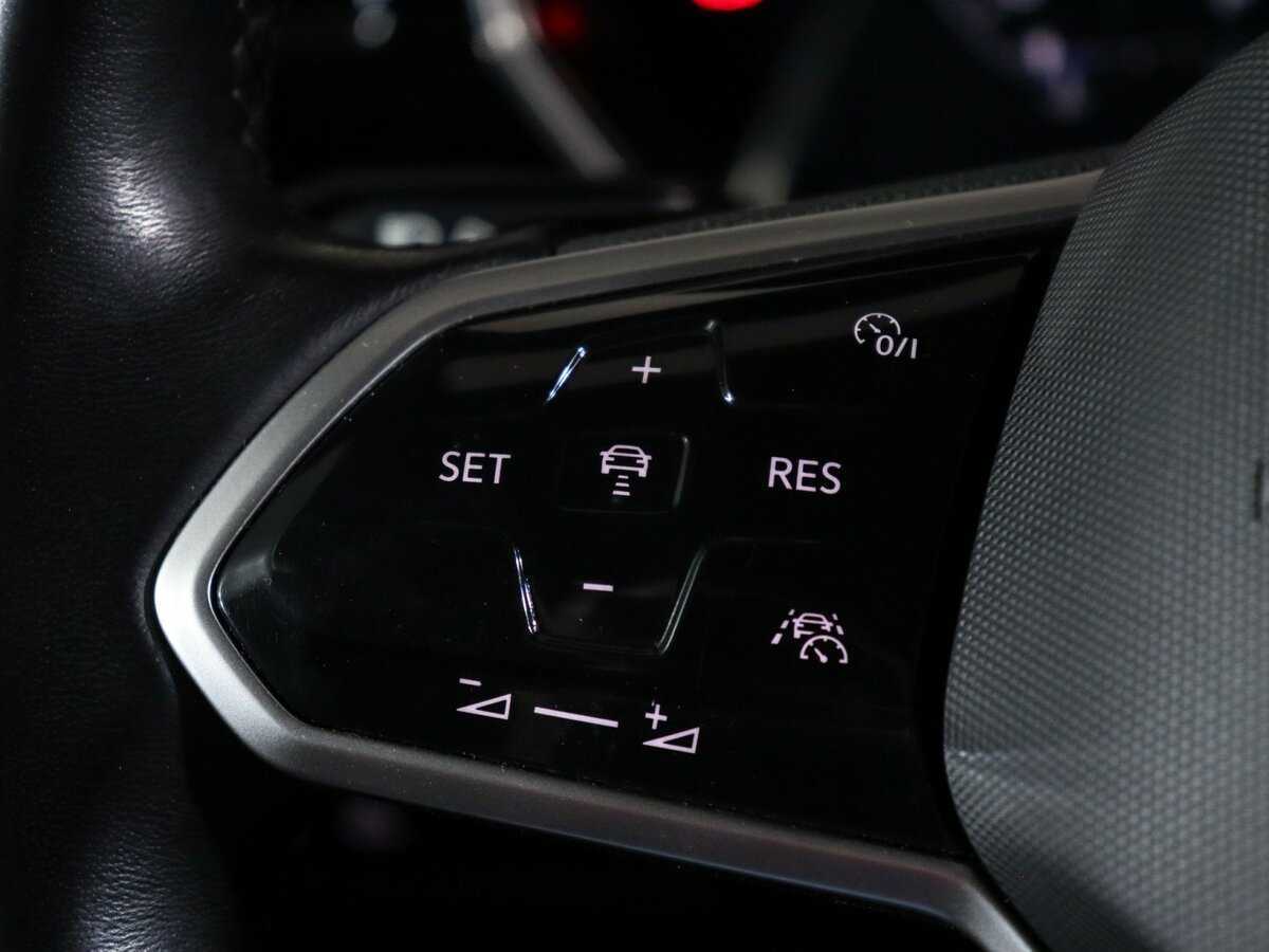 Volkswagen Touareg с пробегом — 2021 год. Фото: #23