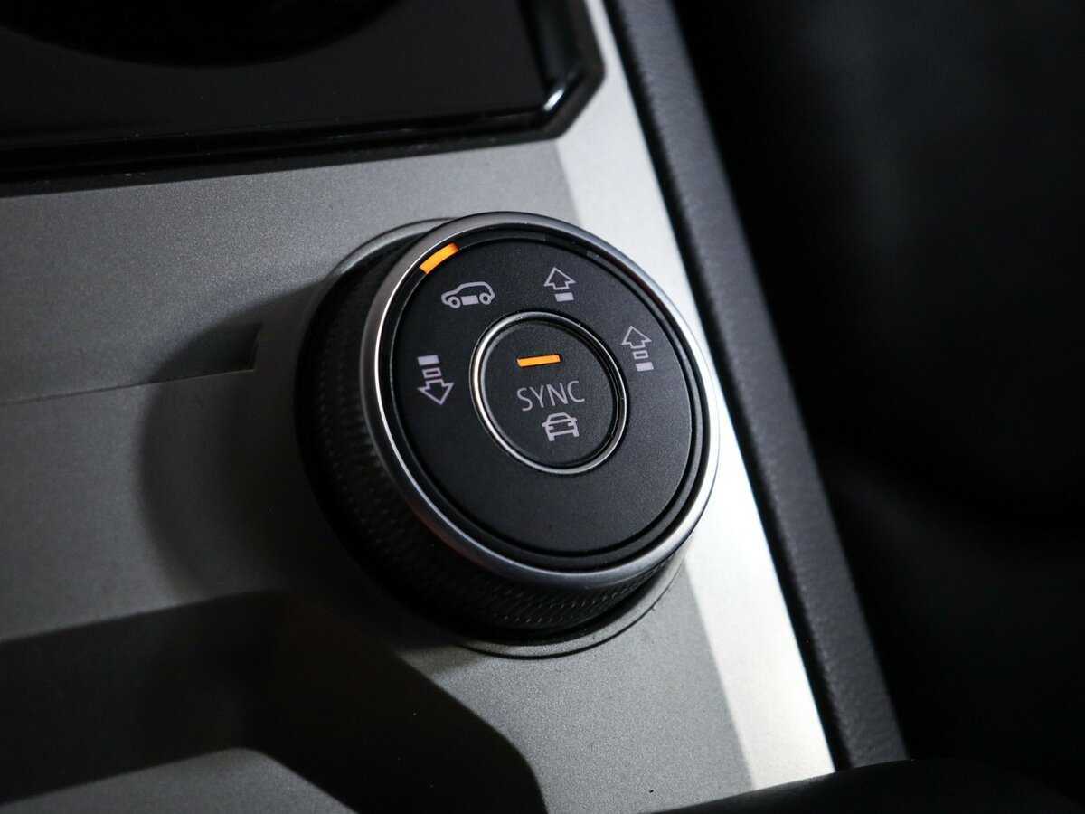 Volkswagen Touareg с пробегом — 2021 год. Фото: #25