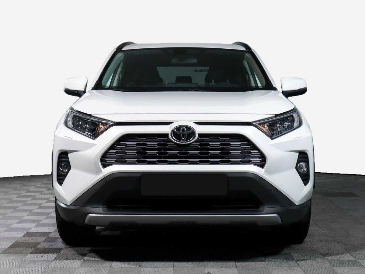 Toyota RAV4 с пробегом — 2020 год. Фото: #1
