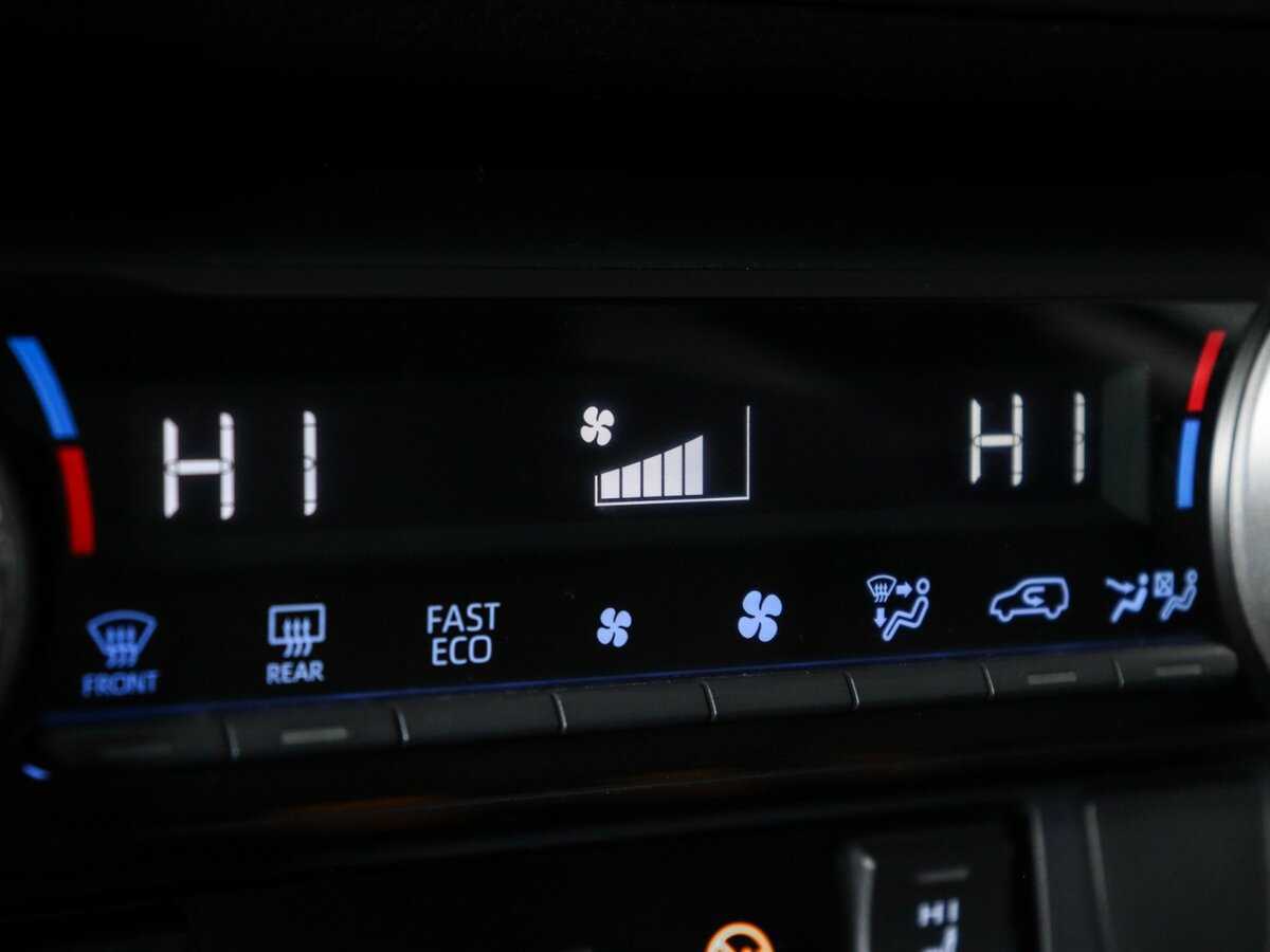 Toyota RAV4 с пробегом — 2020 год. Фото: #17