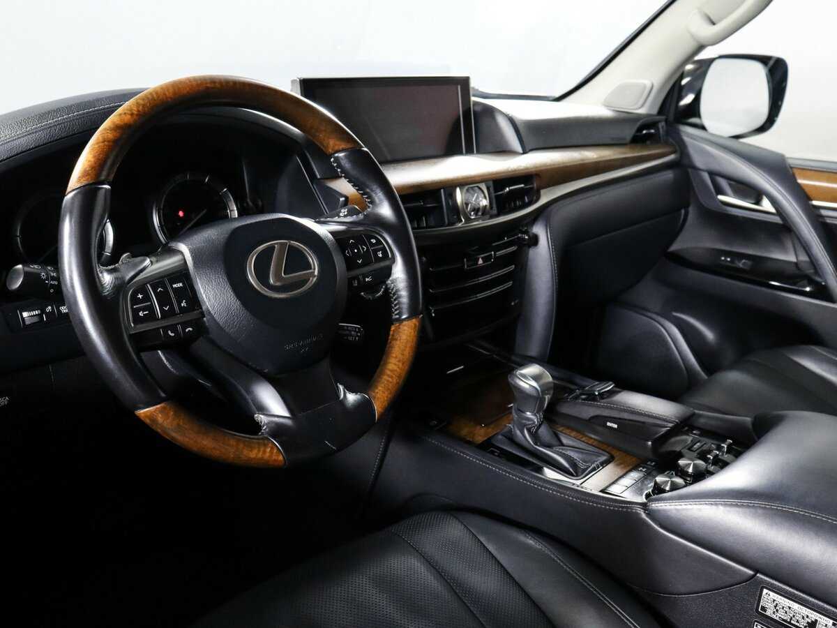 Lexus LX с пробегом — 2016 год. Фото: #10