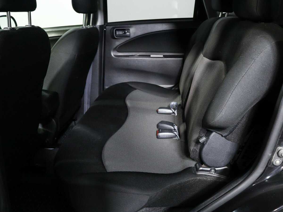 Mitsubishi Colt с пробегом — 2010 год. Фото: #9