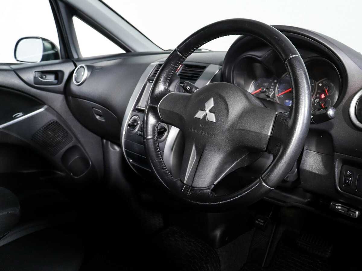 Mitsubishi Colt с пробегом — 2010 год. Фото: #13