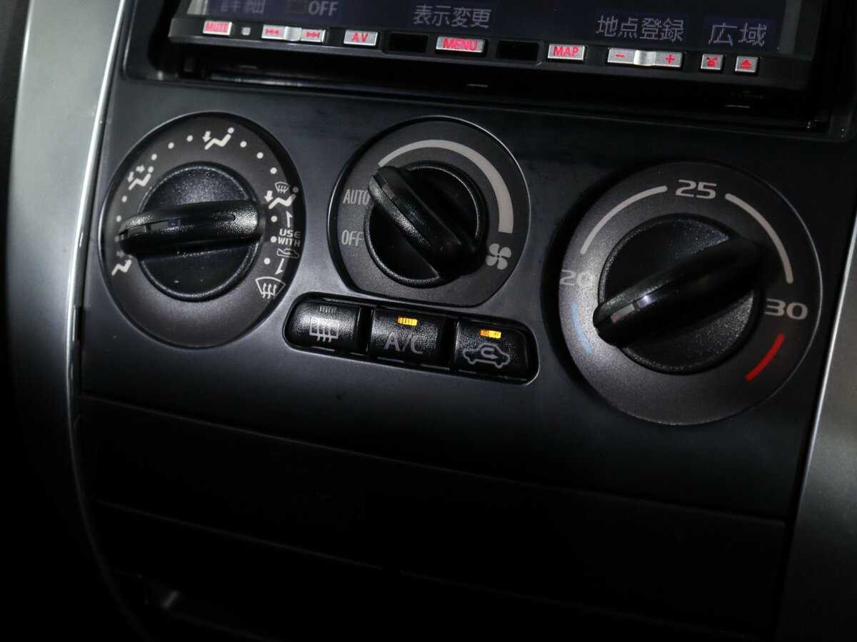 Mitsubishi Colt с пробегом — 2010 год. Фото: #20