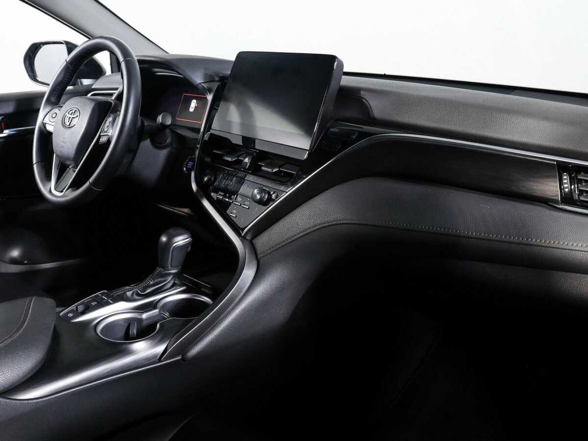 Toyota Camry с пробегом — 2023 год. Фото: #8