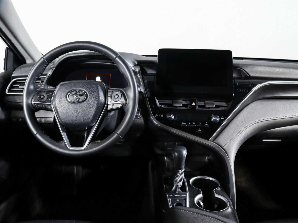 Toyota Camry с пробегом — 2023 год. Фото: #11