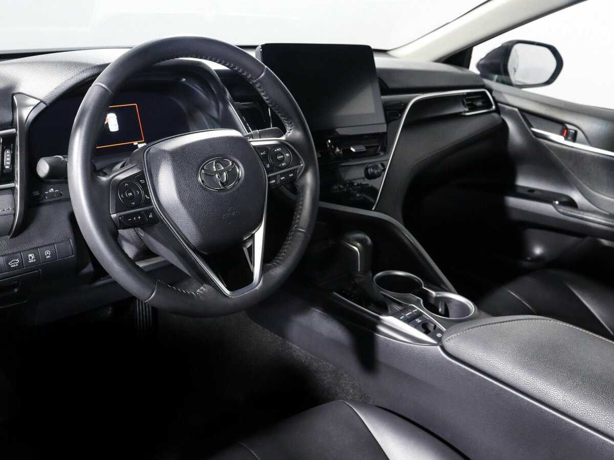 Toyota Camry с пробегом — 2023 год. Фото: #13