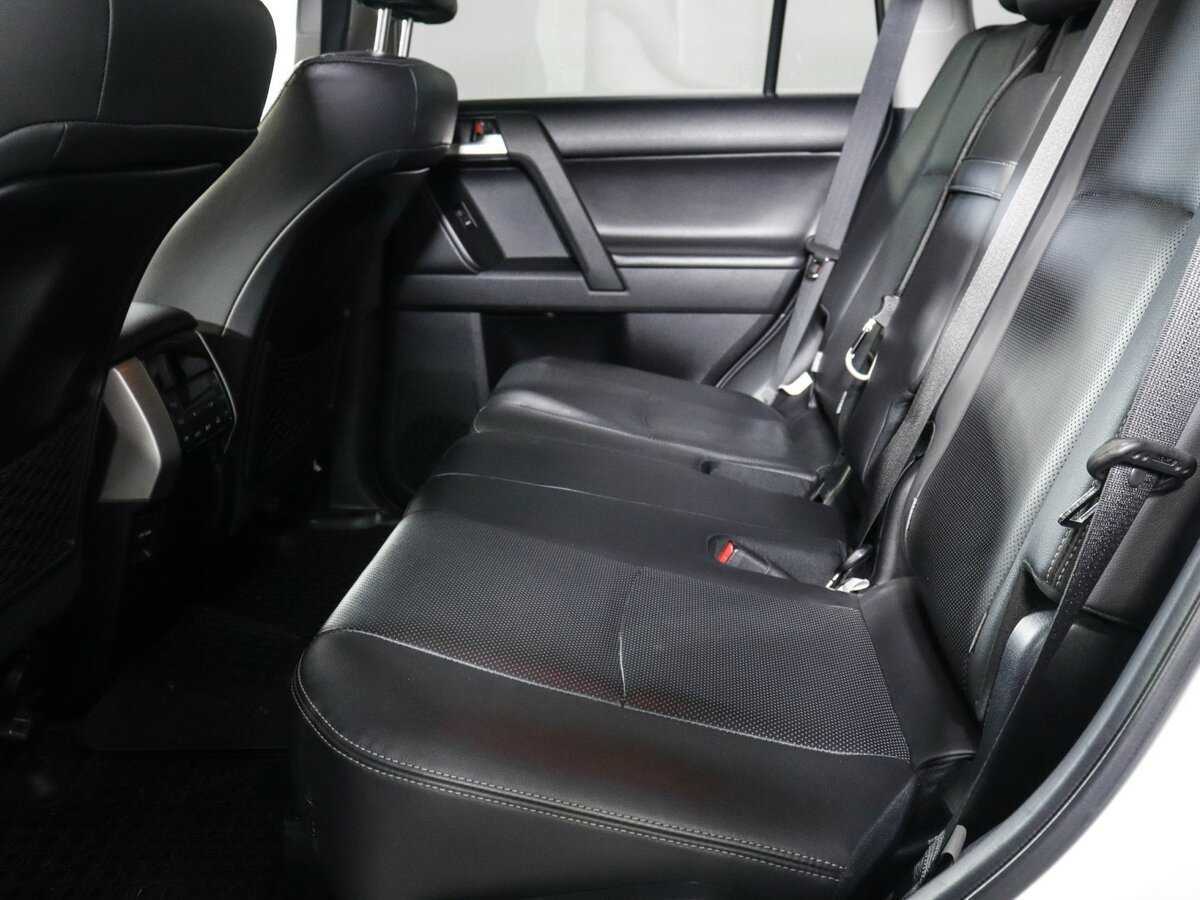 Toyota Land Cruiser Prado с пробегом — 2018 год. Фото: #6