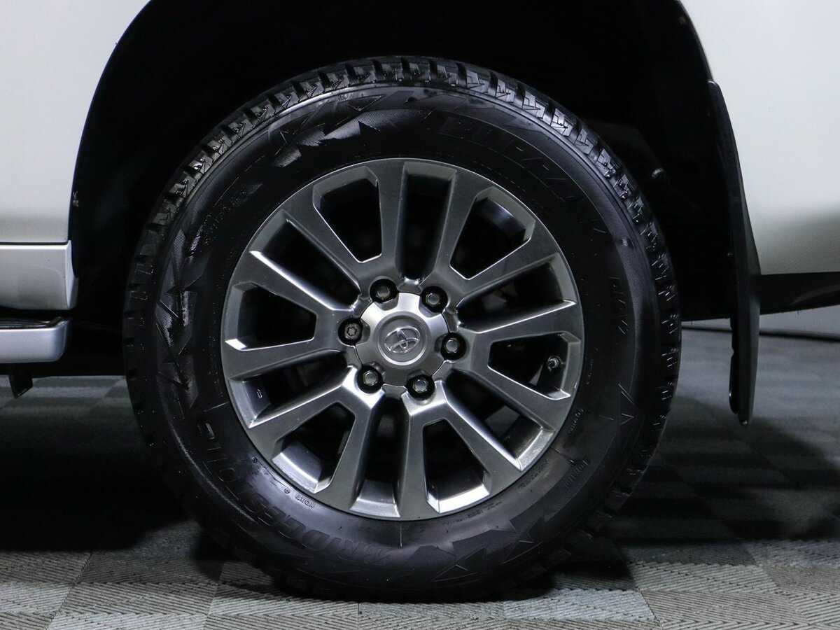 Toyota Land Cruiser Prado с пробегом — 2018 год. Фото: #11