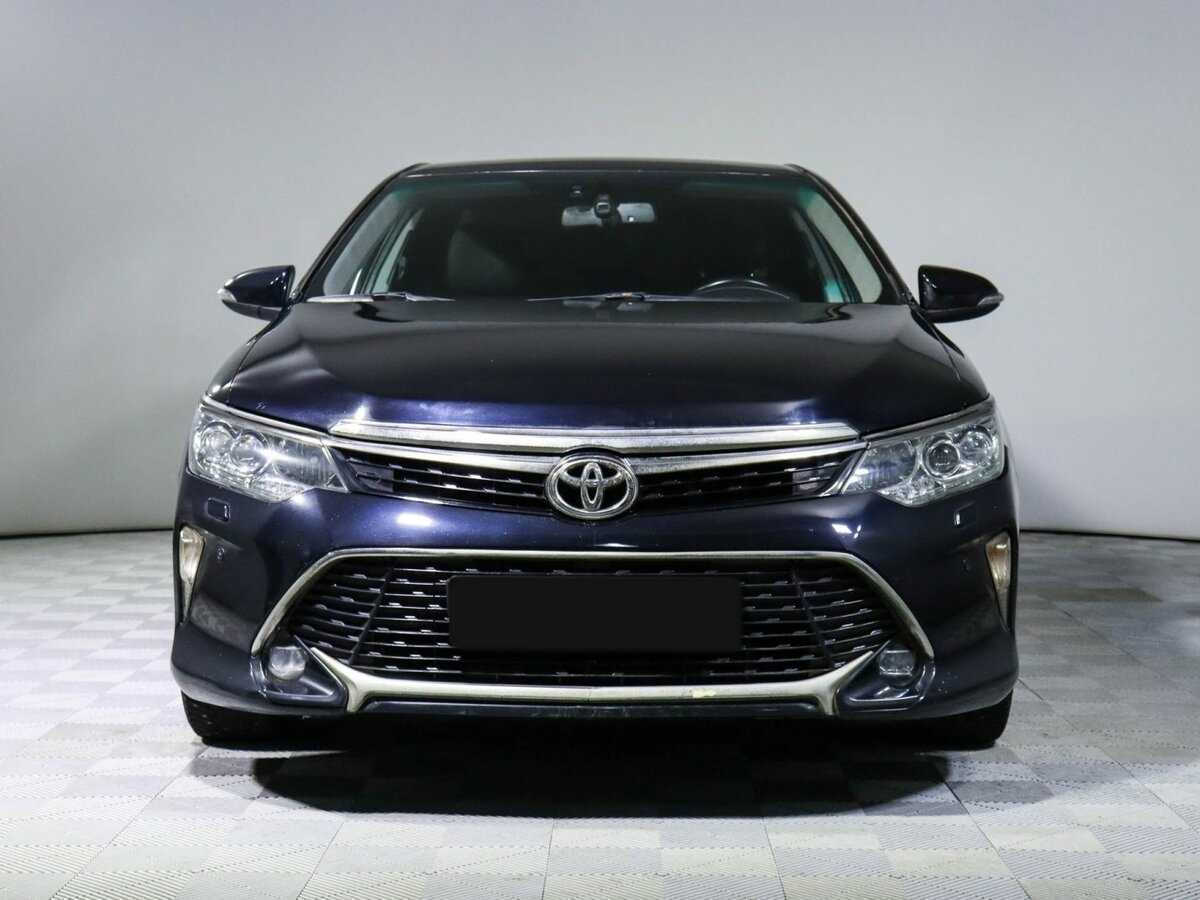 Toyota Camry с пробегом — 2015 год. Фото: #1