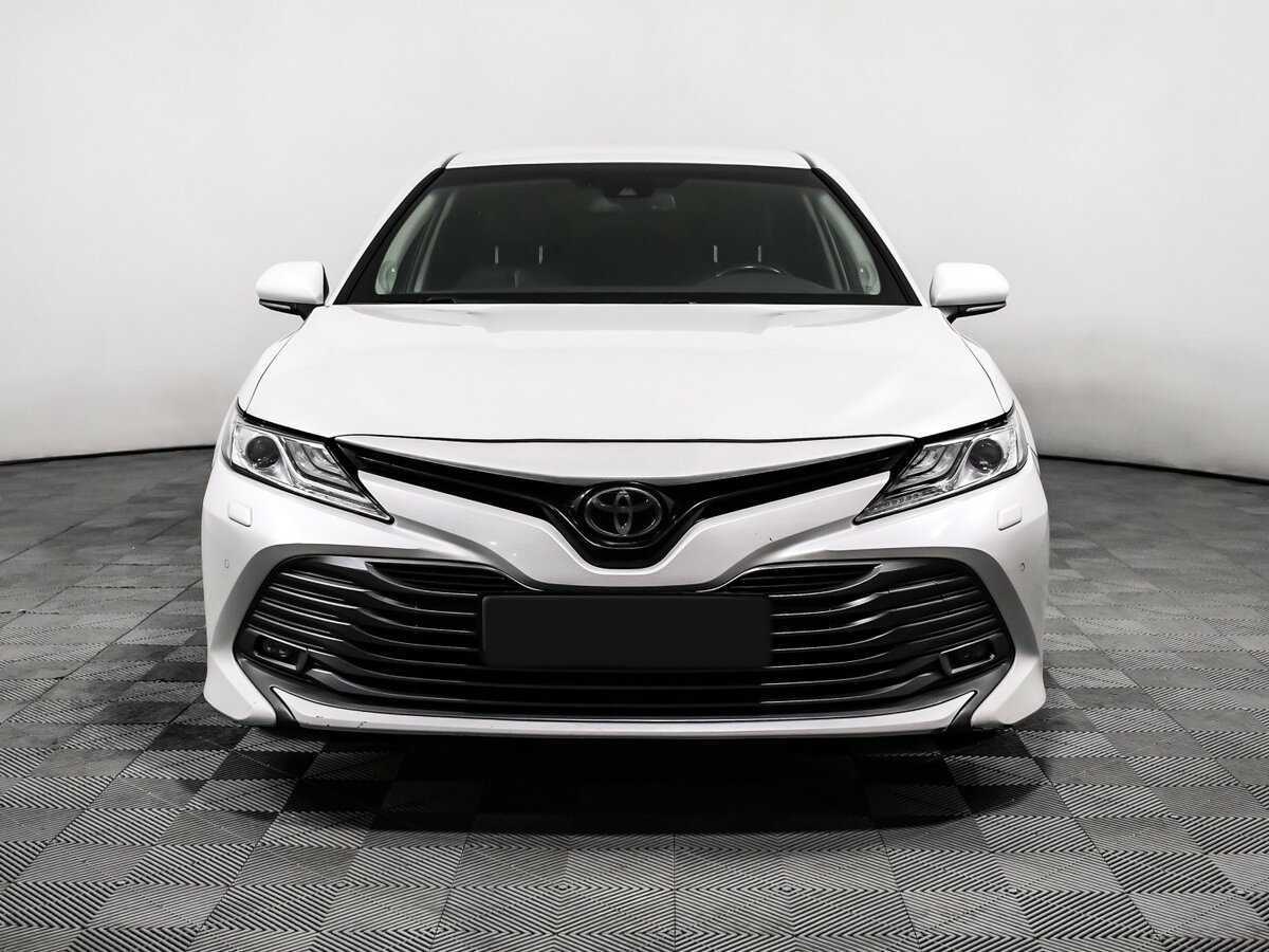 Toyota Camry с пробегом — 2019 год. Фото: #1