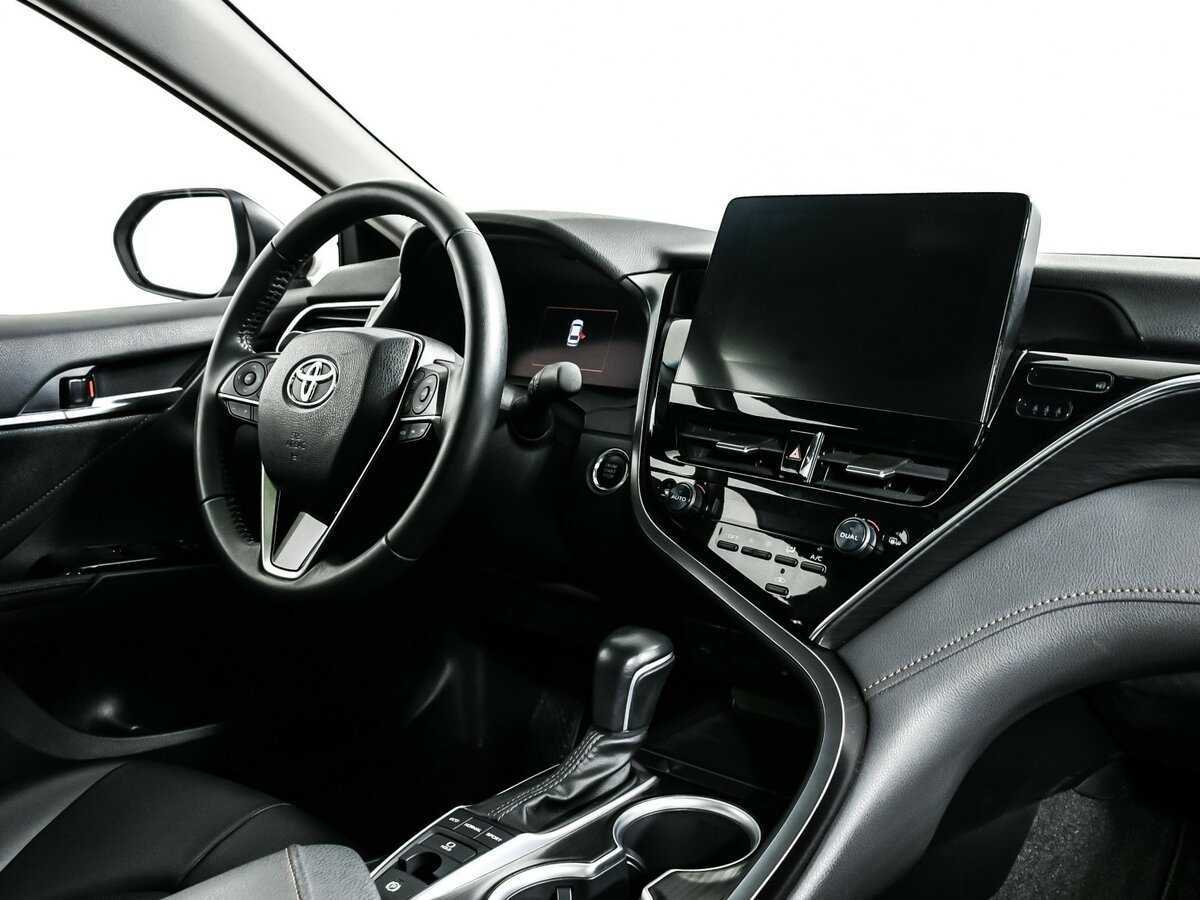 Toyota Camry с пробегом — 2023 год. Фото: #8