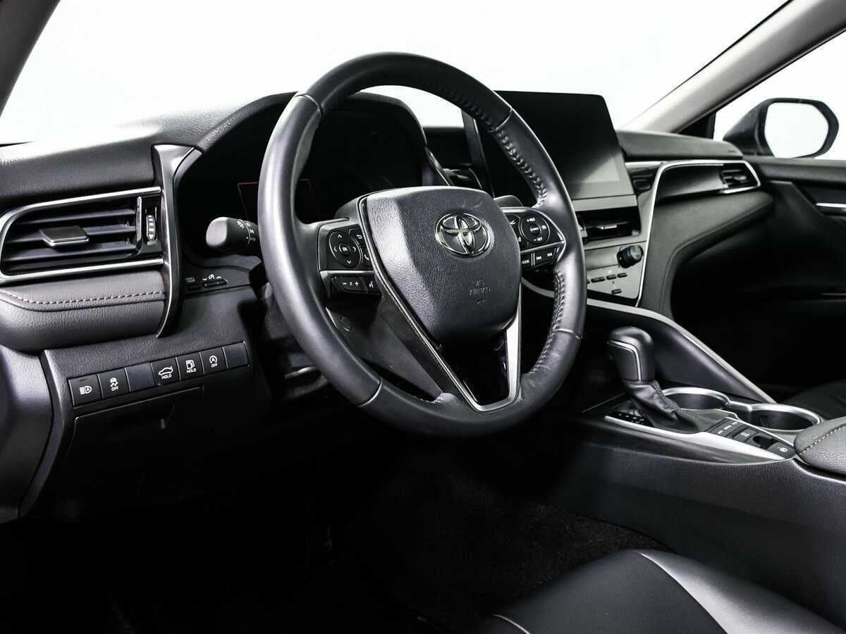 Toyota Camry с пробегом — 2023 год. Фото: #12