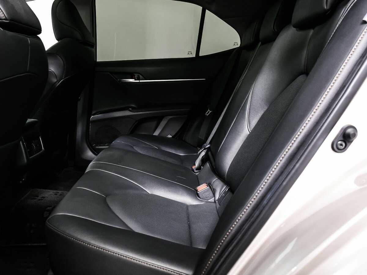 Toyota Camry с пробегом — 2023 год. Фото: #13