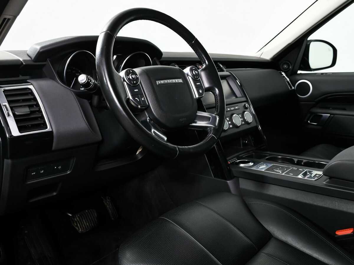 Land Rover Discovery с пробегом — 2018 год. Фото: #11