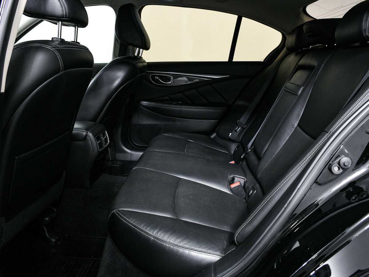 Infiniti Q50 с пробегом — 2015 год. Фото: #11