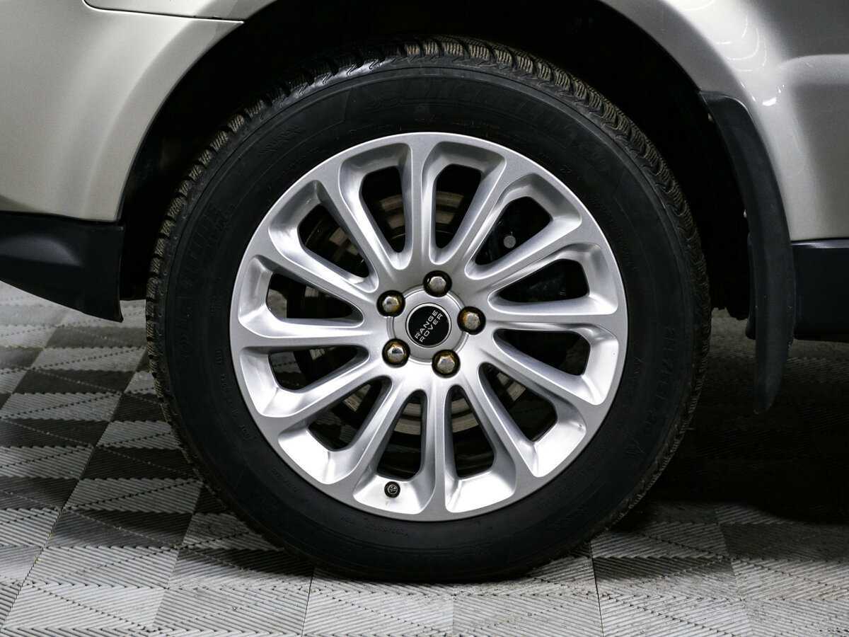 Land Rover Range Rover Sport с пробегом — 2012 год. Фото: #13