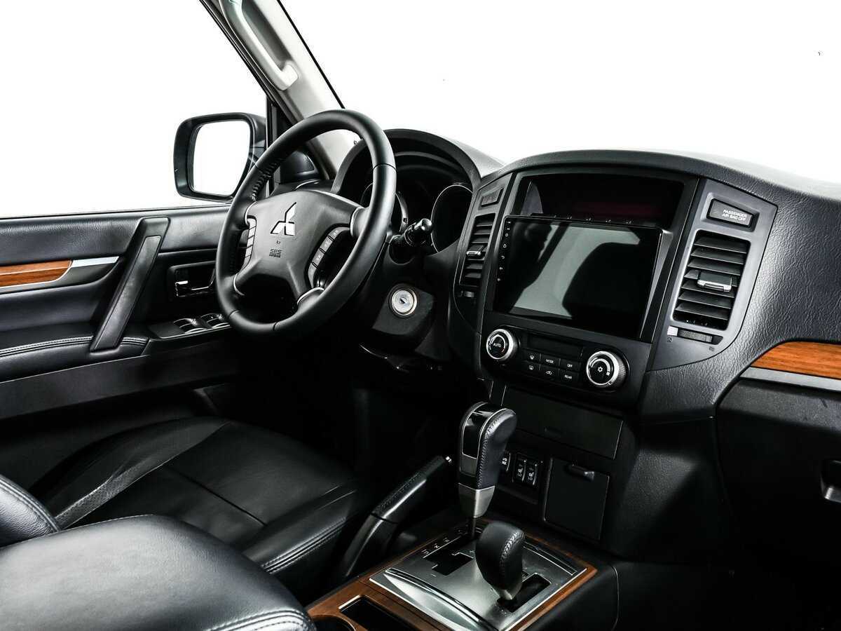 Mitsubishi Pajero с пробегом — 2008 год. Фото: #8