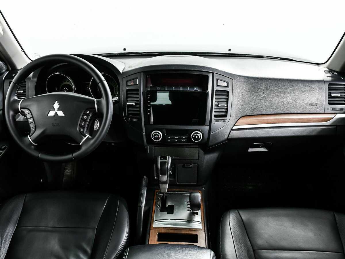 Mitsubishi Pajero с пробегом — 2008 год. Фото: #10