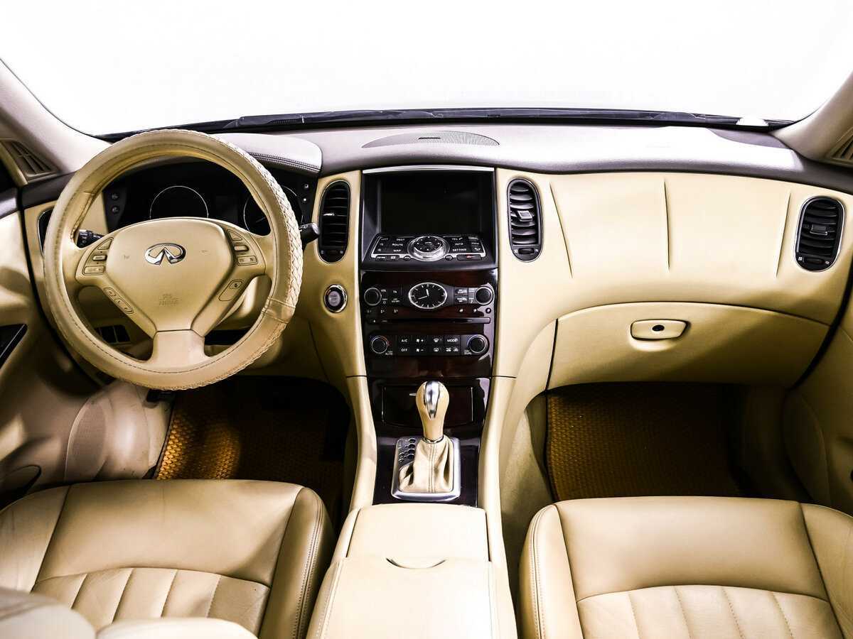 Infiniti EX с пробегом — 2012 год. Фото: #10
