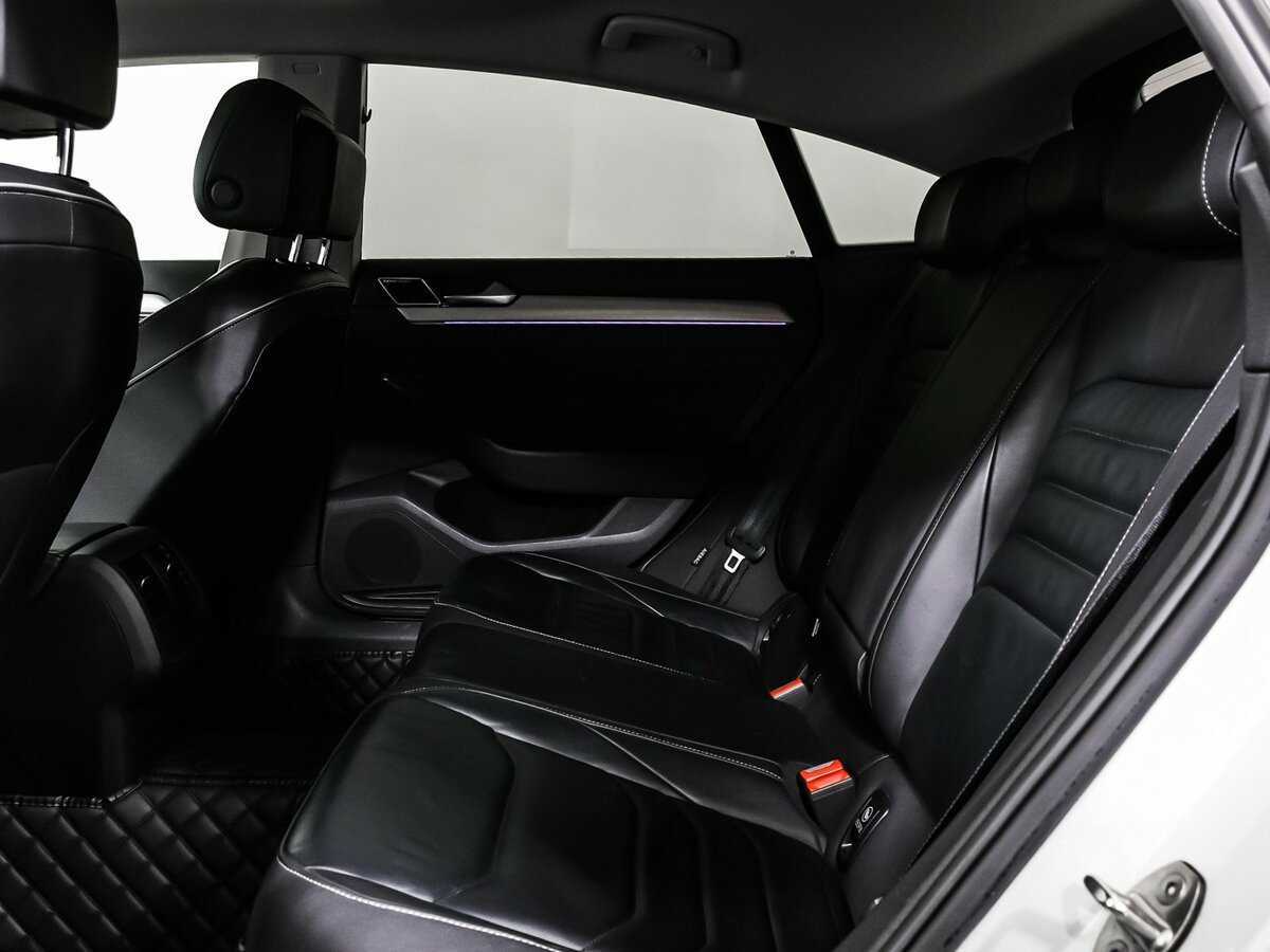Volkswagen Arteon с пробегом — 2019 год. Фото: #9