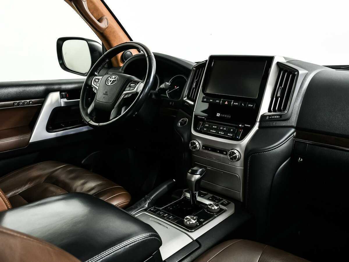 Toyota Land Cruiser с пробегом — 2016 год. Фото: #8