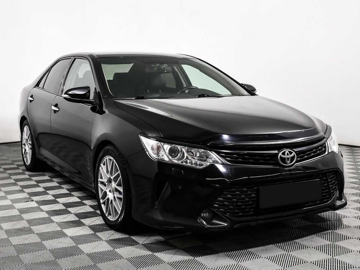 Toyota Camry с пробегом — 2017 год. Фото: #2