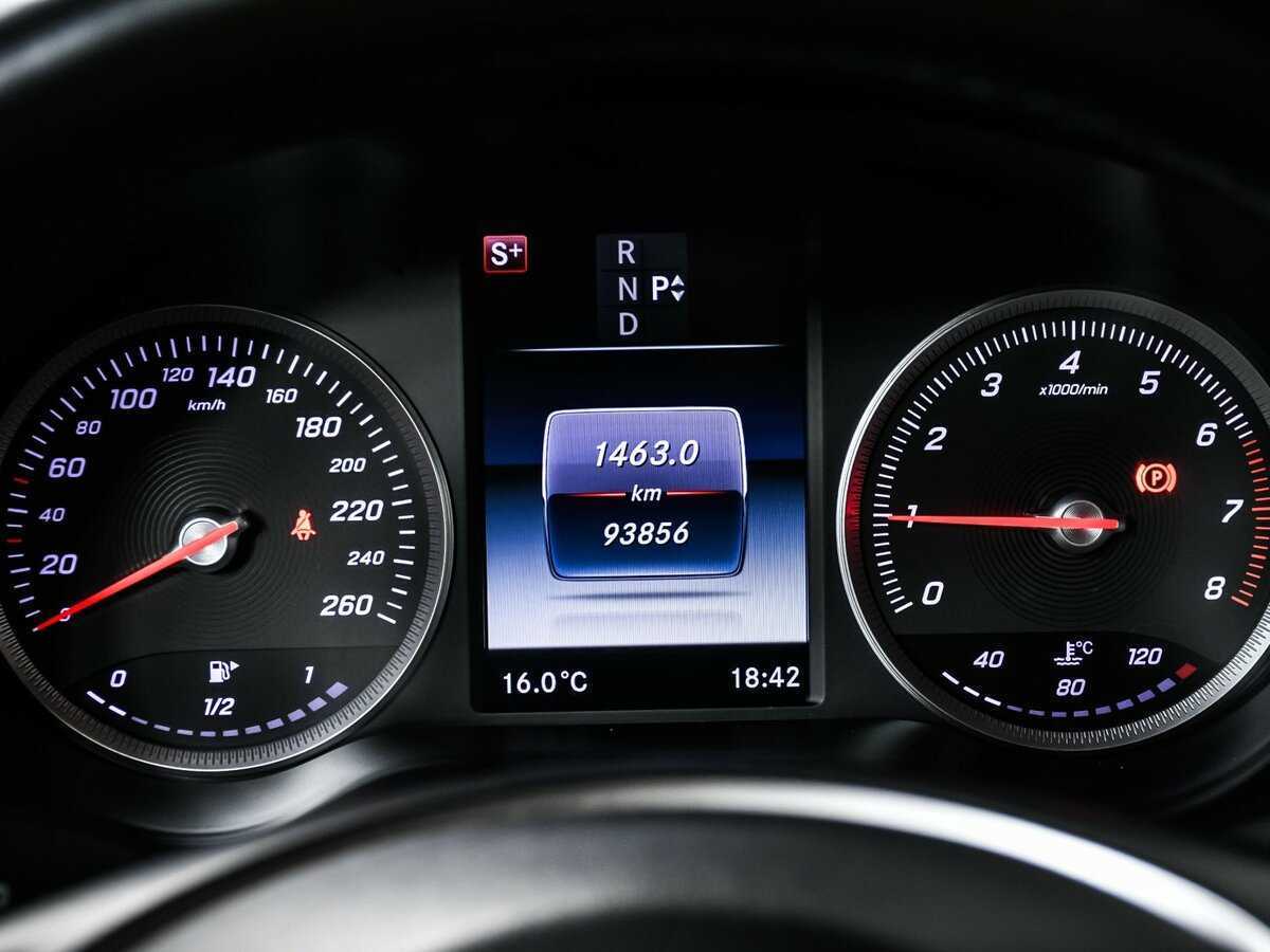 Mercedes-Benz GLC с пробегом — 2016 год. Фото: #9