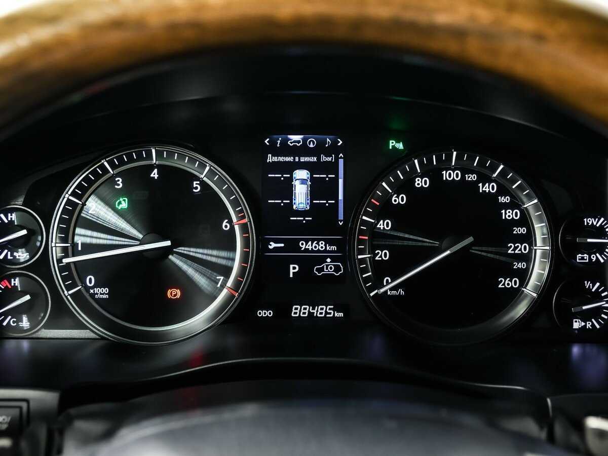 Lexus LX с пробегом — 2017 год. Фото: #9