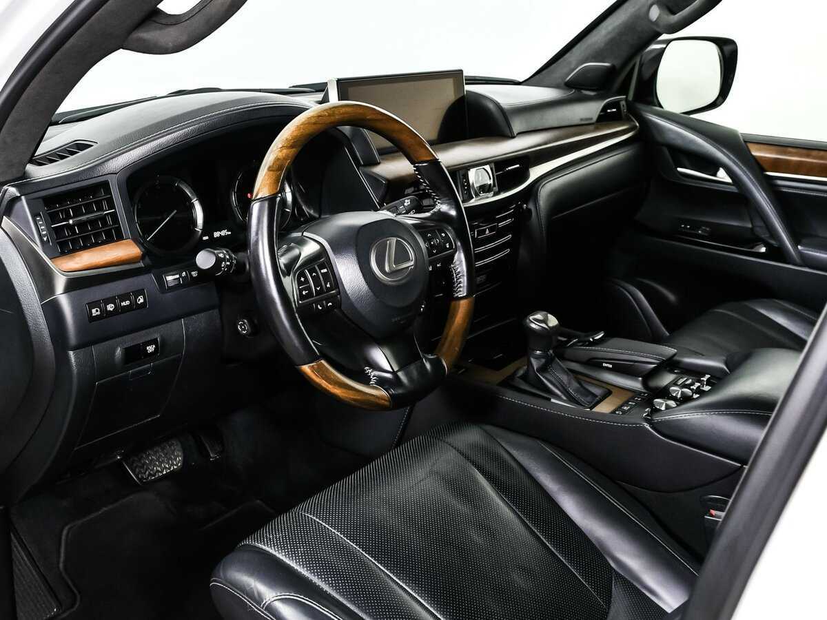 Lexus LX с пробегом — 2017 год. Фото: #11