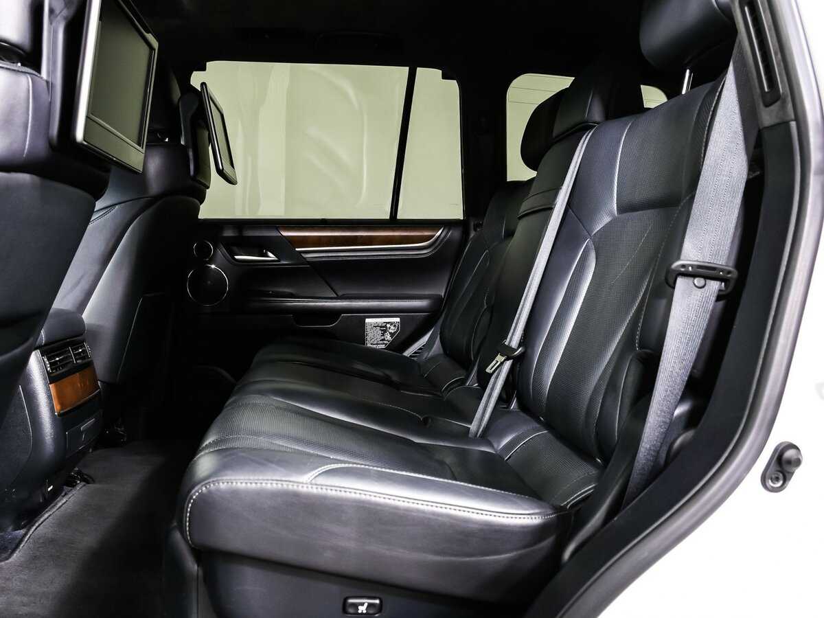 Lexus LX с пробегом — 2017 год. Фото: #12