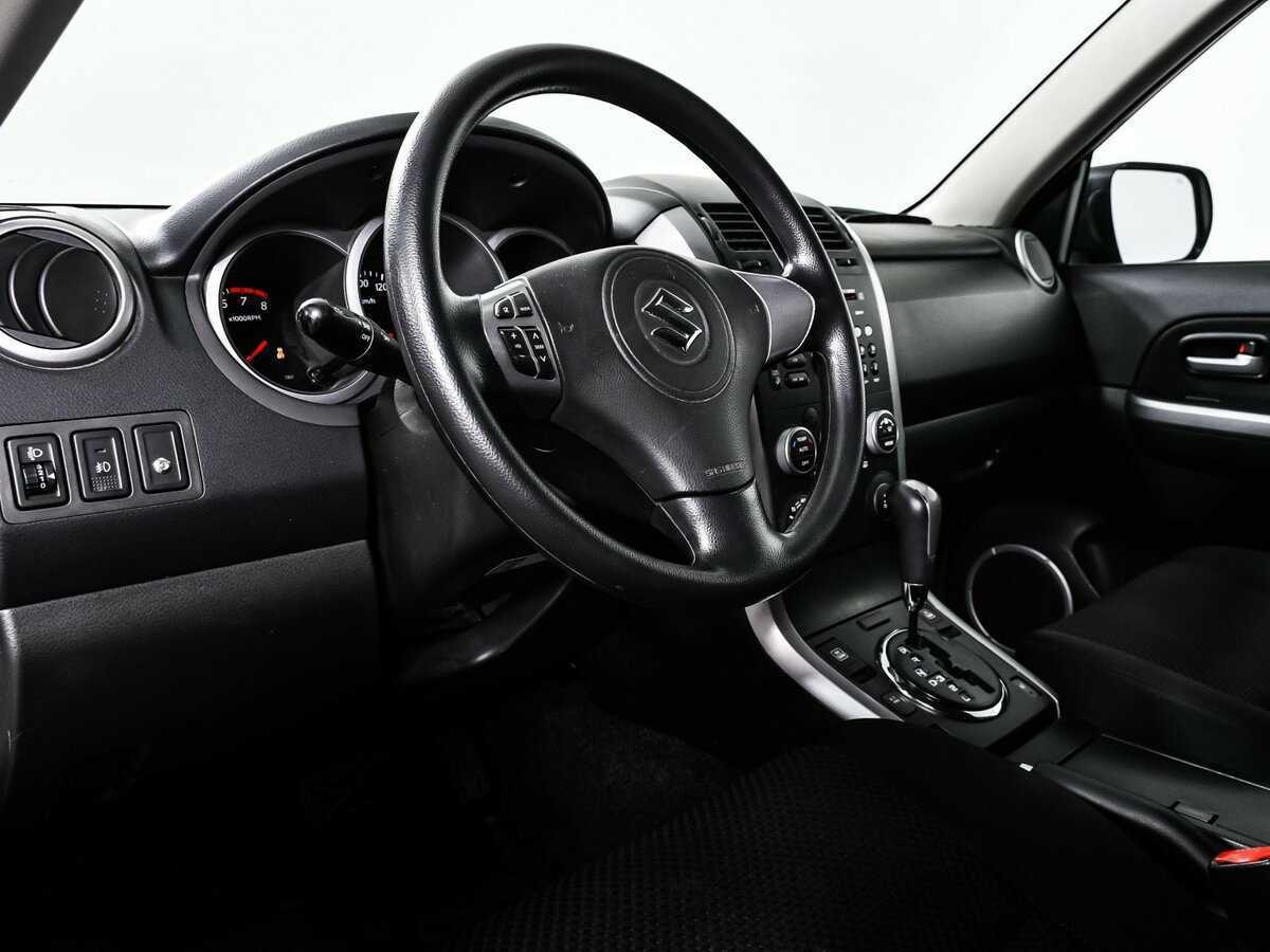 Suzuki Grand Vitara с пробегом — 2011 год. Фото: #11