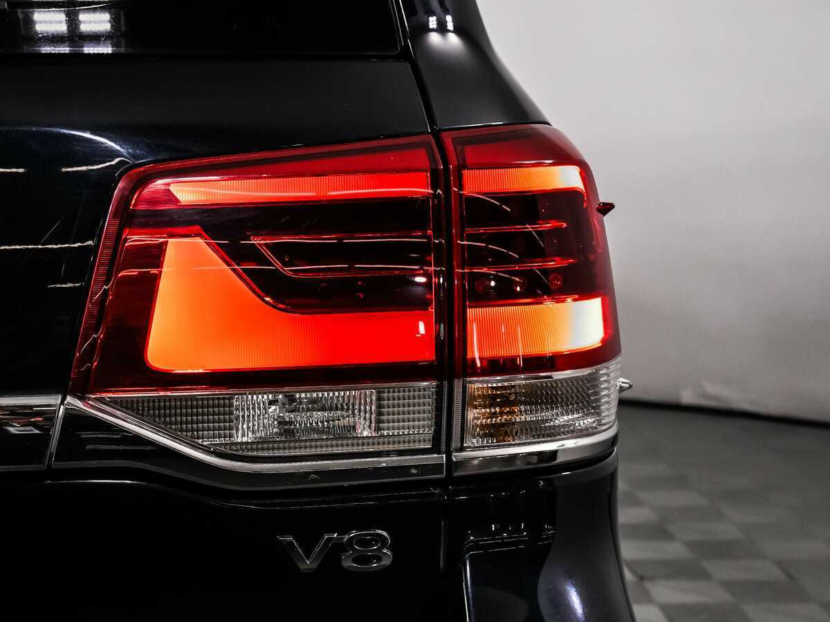 Toyota Land Cruiser с пробегом — 2015 год. Фото: #15